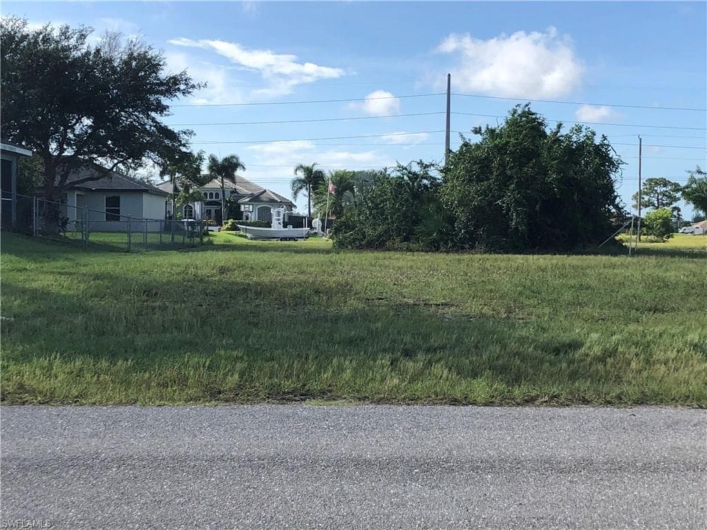 22 NW 25th ST CAPE CORAL, FL 33993