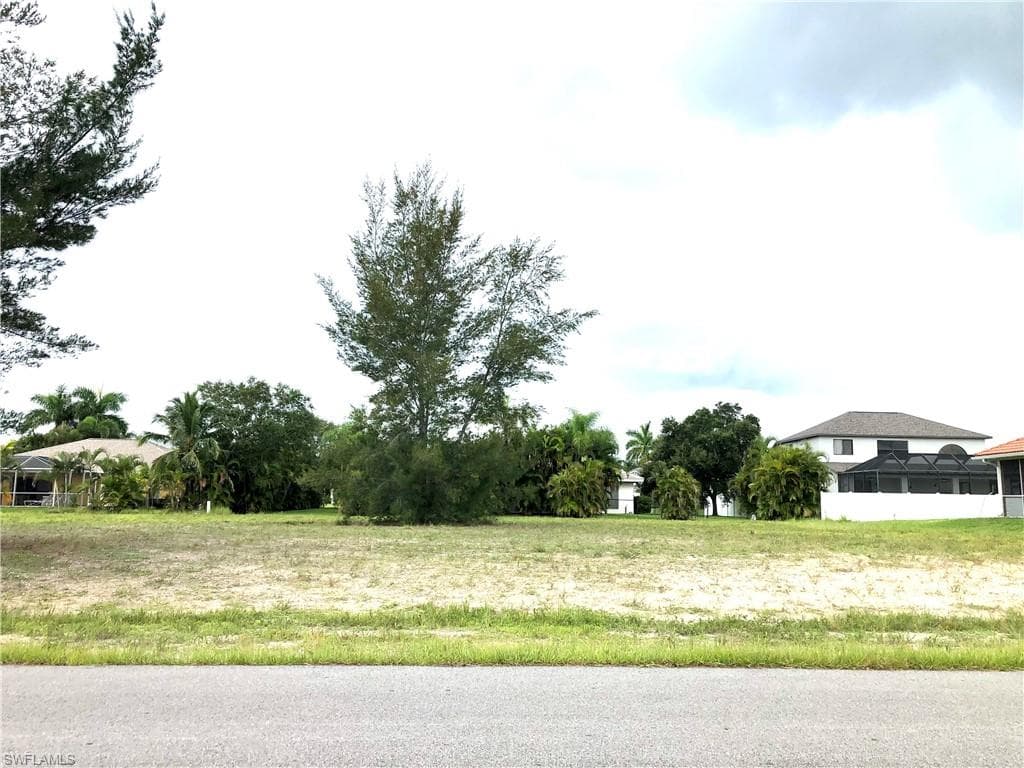 222 NW 38th AVE CAPE CORAL, FL 33993