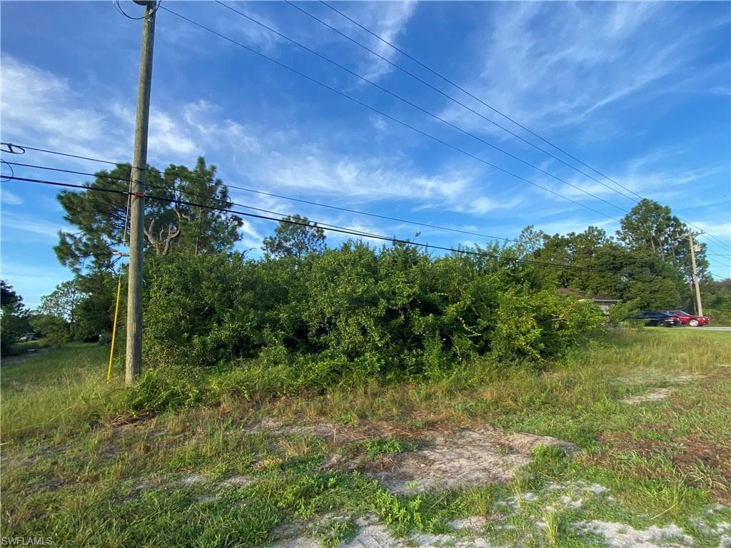 2801 40th ST SW LEHIGH ACRES, FL 33976