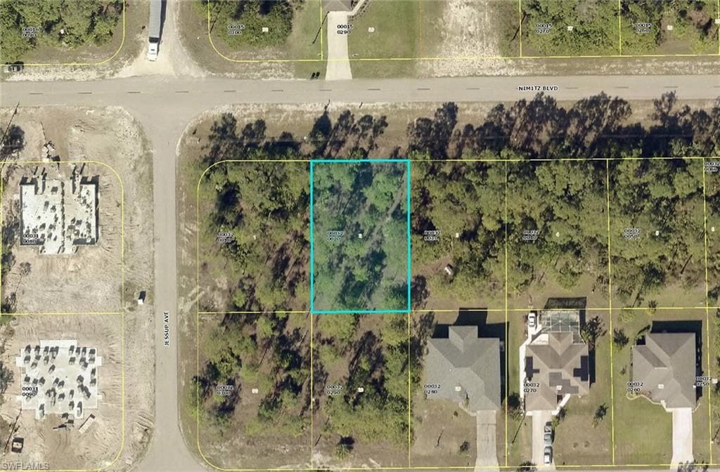 646 Nimitz BLVD LEHIGH ACRES, FL 33974