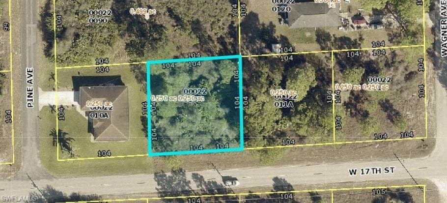 2004 W 17th ST LEHIGH ACRES, FL 33972