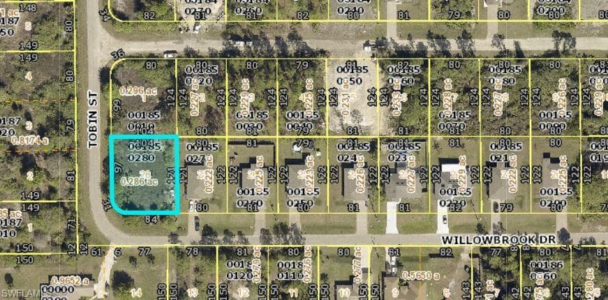 530 Willowbrook DR LEHIGH ACRES, FL 33972