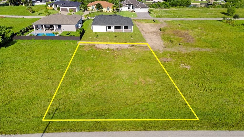 1212 NW 33rd PL CAPE CORAL, FL 33993