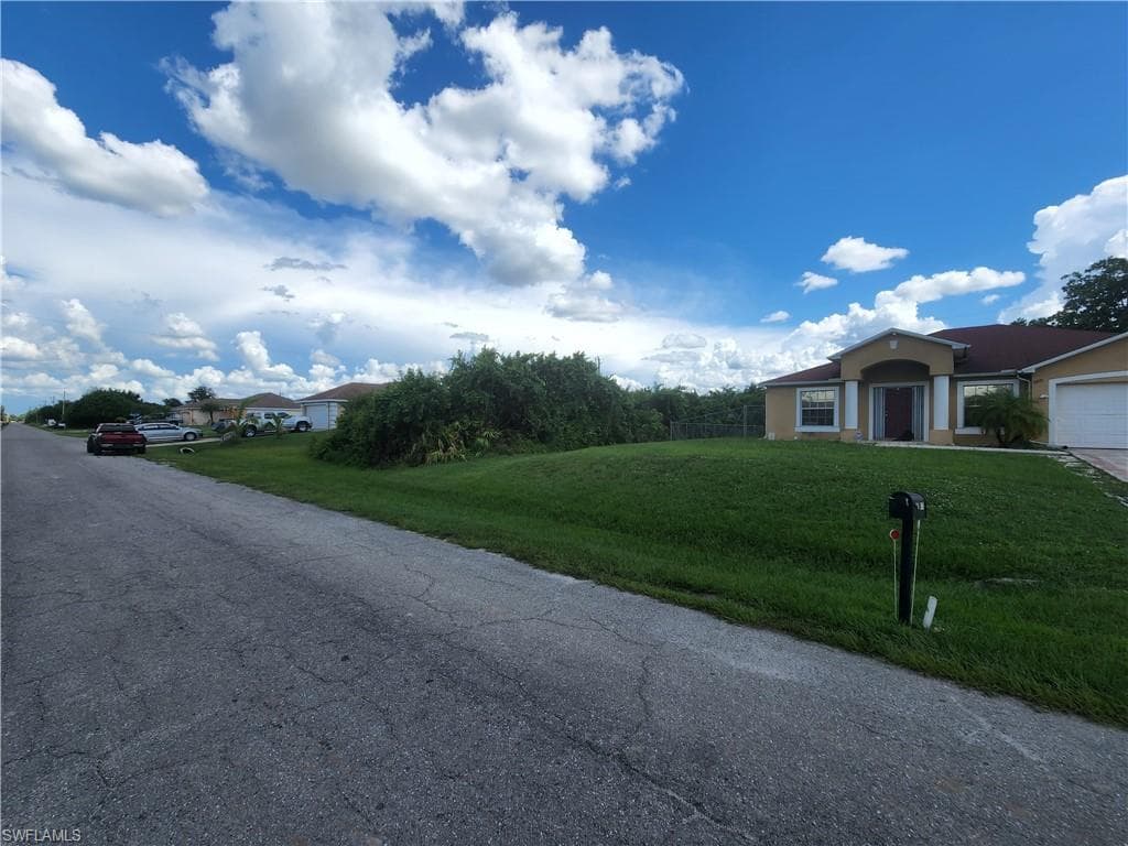 3303 7th ST SW LEHIGH ACRES, FL 33976