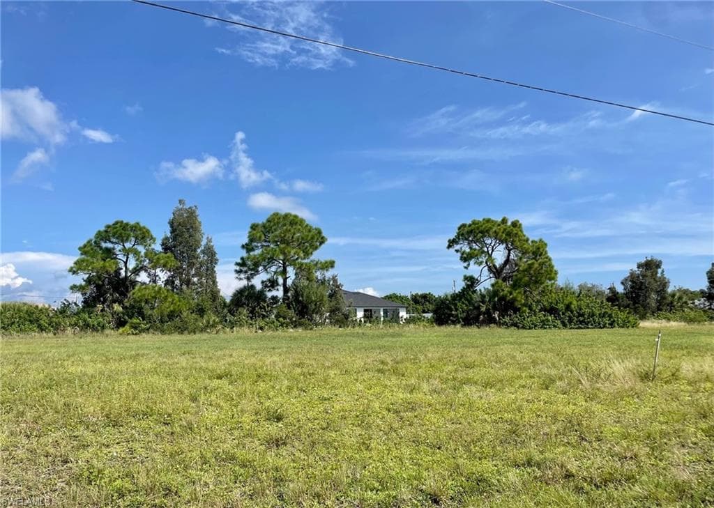 1137 SW 4th TER CAPE CORAL, FL 33991