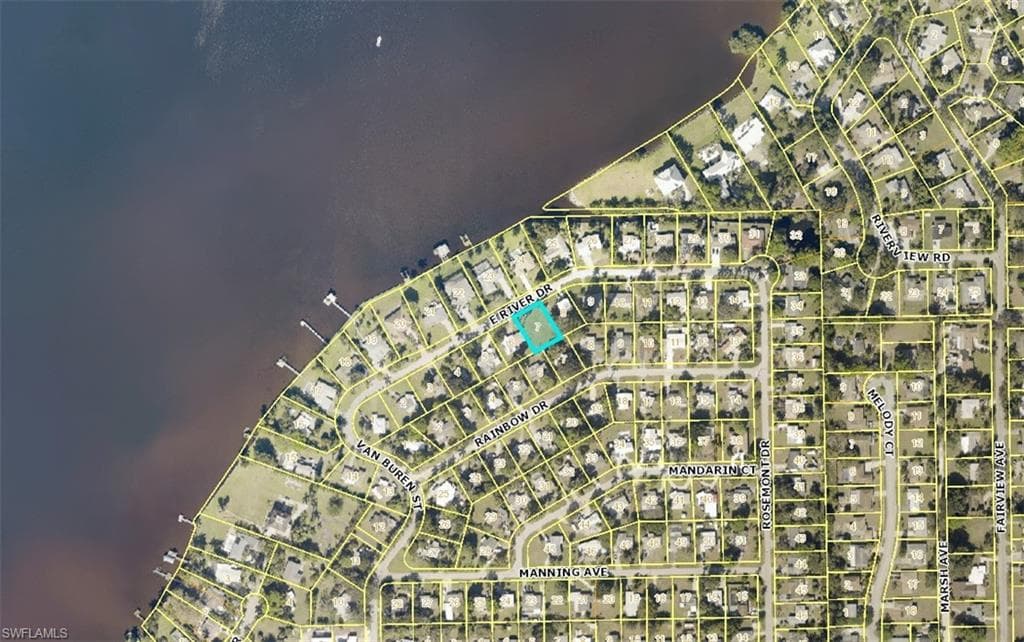 4060 E River DR FORT MYERS, FL 33916