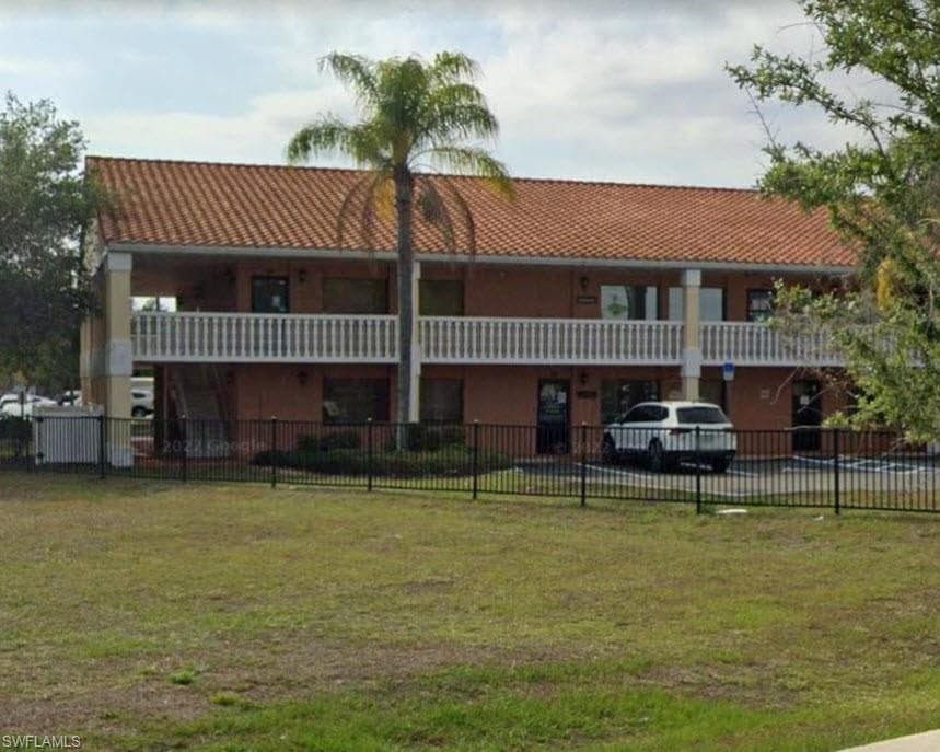 3390 Tamiami TRL 201 & 202 PORT CHARLOTTE, FL 33952