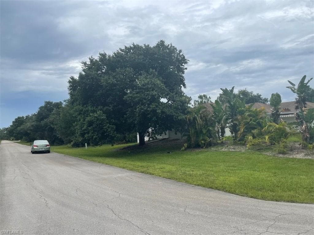 2303 Abbott AVE ALVA, FL 33920