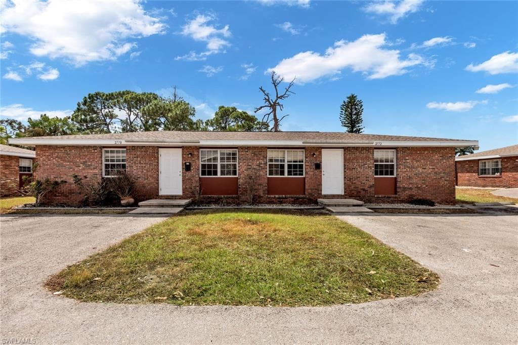 2750 Arbutus ST NAPLES, FL 34112