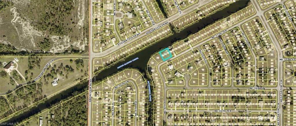 921 NE 37th TER CAPE CORAL, FL 33909