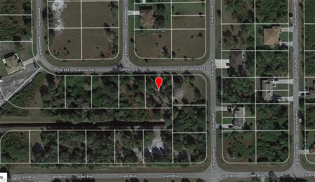 618 Central ST E LEHIGH ACRES, FL 33974