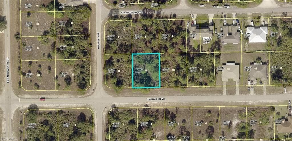 1013 Jaguar BLVD LEHIGH ACRES, FL 33974