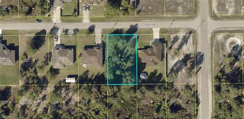 3305 39th ST SW LEHIGH ACRES, FL 33976