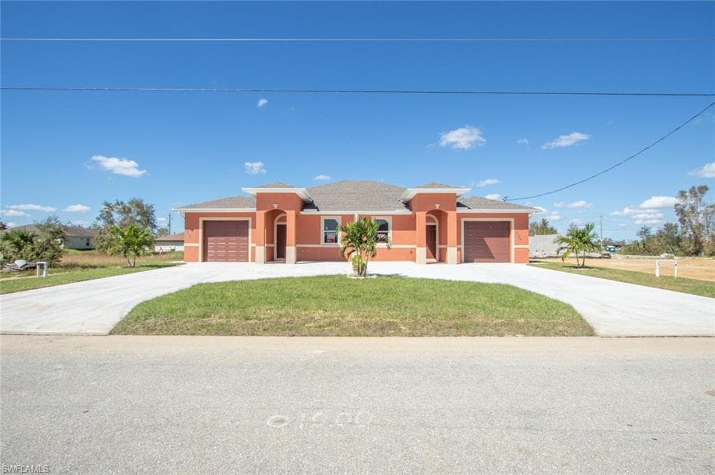 2325 Daniel AVE LEHIGH ACRES, FL 33971