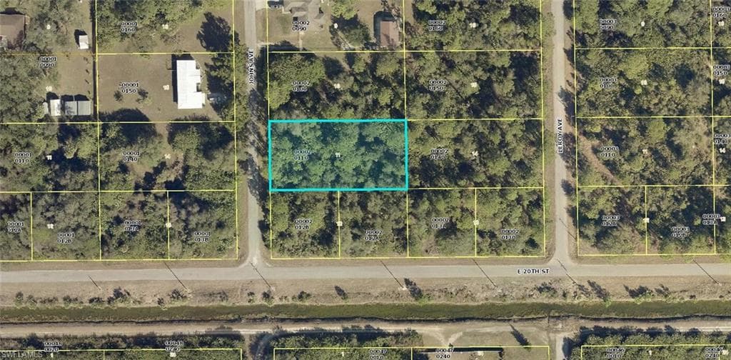 2002 Johns AVE ALVA, FL 33920