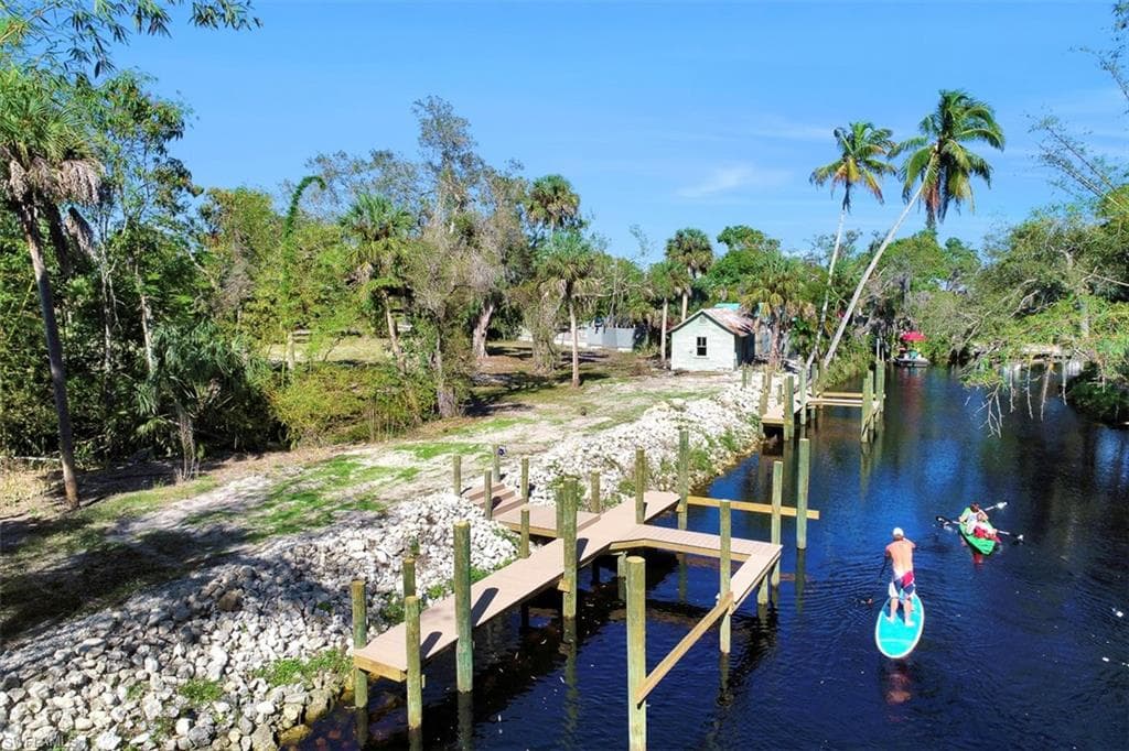 10720 Goodwin ST BONITA SPRINGS, FL 34135