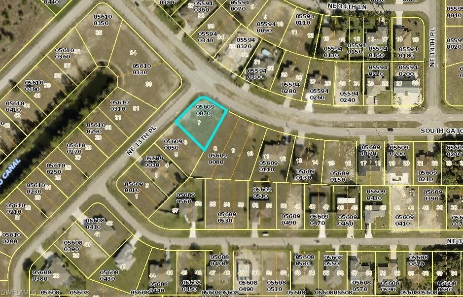 1318 S Gator CIR CAPE CORAL, FL 33909
