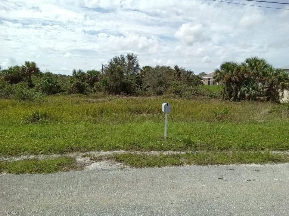 3919 22nd ST W LEHIGH ACRES, FL 33971