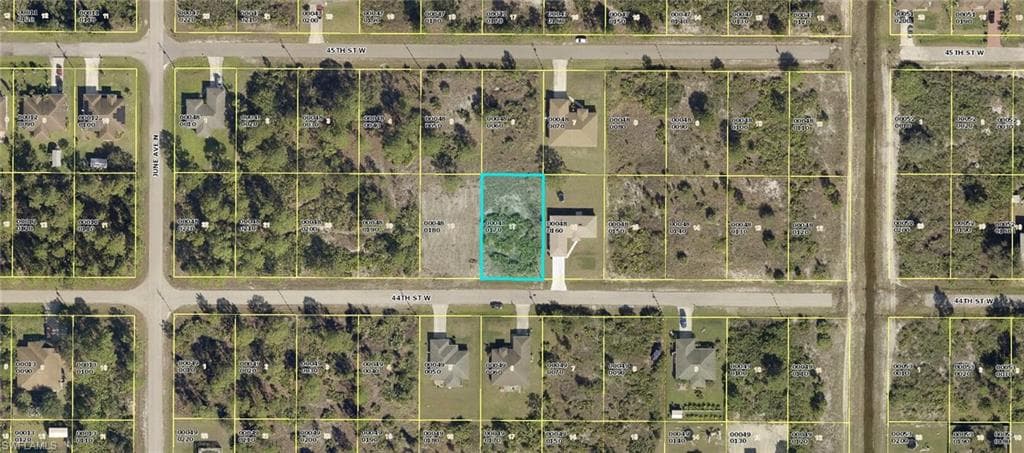 2810 44th ST W LEHIGH ACRES, FL 33971