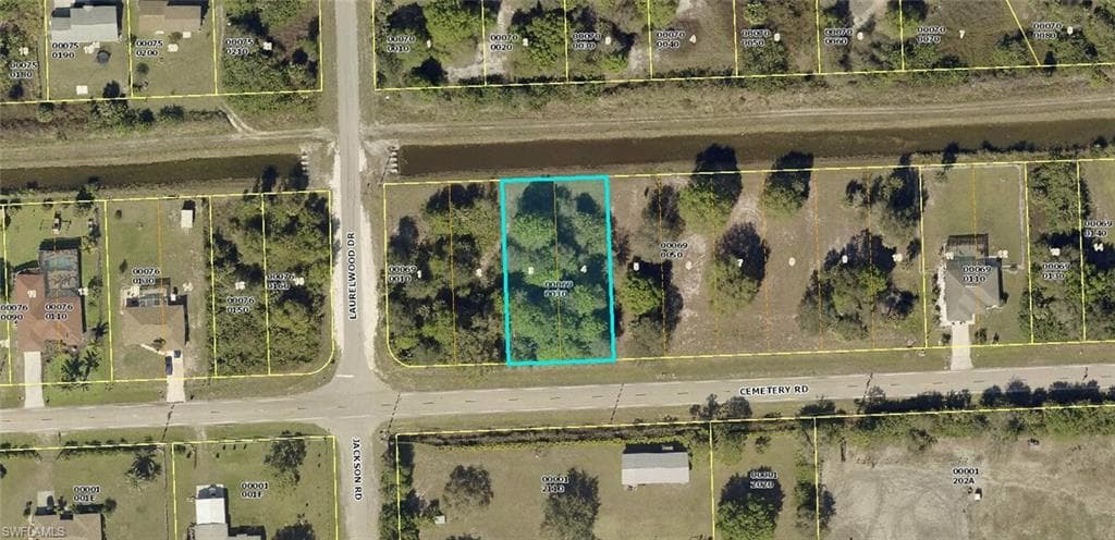 15521 Cemetery RD FORT MYERS, FL 33905