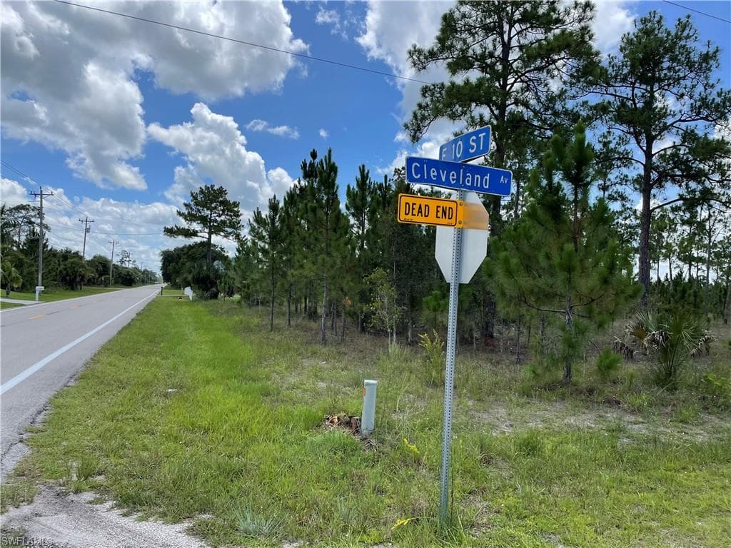 1502 E 10th ST LEHIGH ACRES, FL 33972