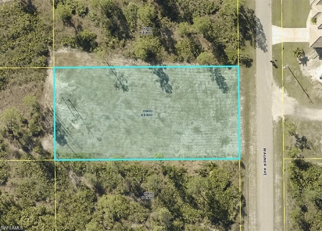 1006 Wagner AVE LEHIGH ACRES, FL 33972