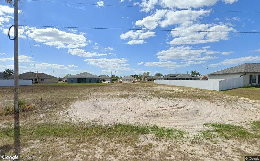 4128 NE 15th PL CAPE CORAL, FL 33909