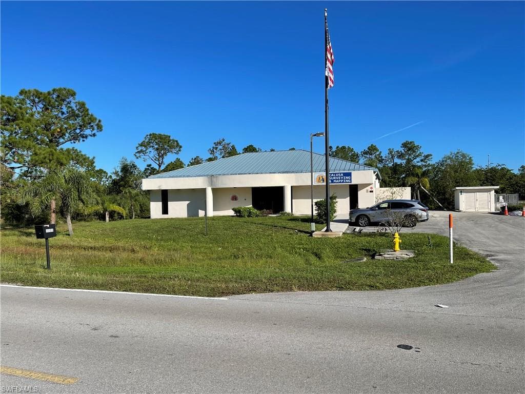 3205 Beck BLVD NAPLES, FL 34114