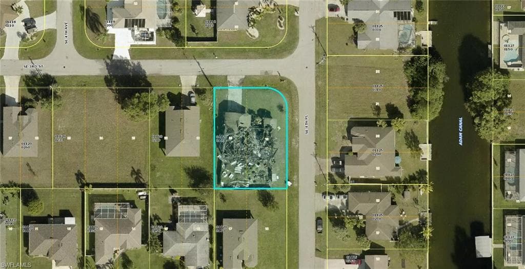 414 SE 3rd ST CAPE CORAL, FL 33990