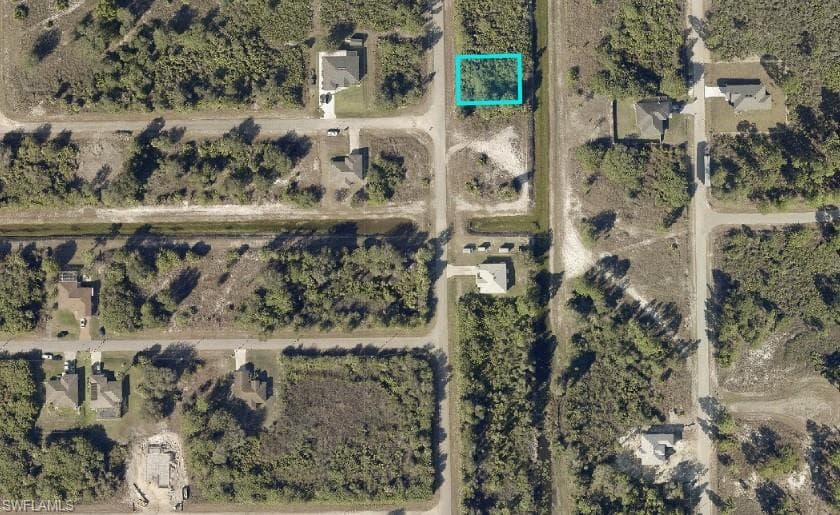 533 HAWTHORNE AVE LEHIGH ACRES, FL 33974