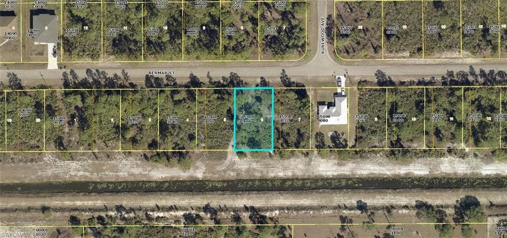 1250 Bermar ST FORT MYERS, FL 33913