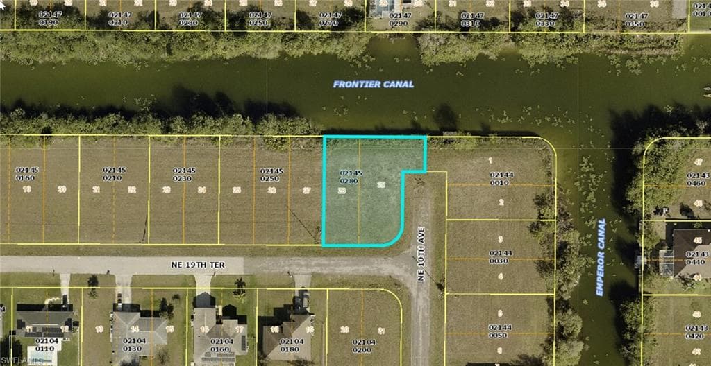 927 NE 19th TER CAPE CORAL, FL 33909
