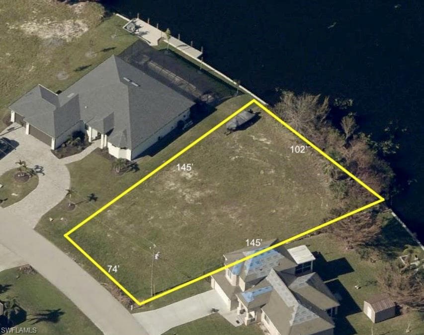 1301 5th CT CAPE CORAL, FL 33990