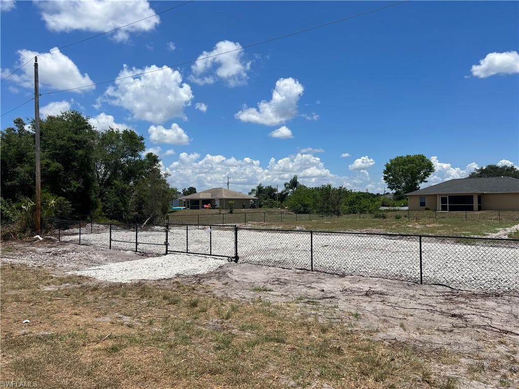1040 Alabama RD S LEHIGH ACRES, FL 33974