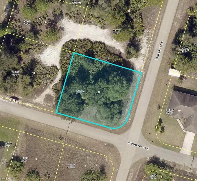 554 Parker AVE S LEHIGH ACRES, FL 33974