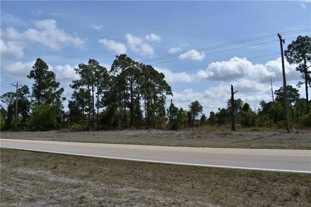 1133 Columbus BLVD LEHIGH ACRES, FL 33974