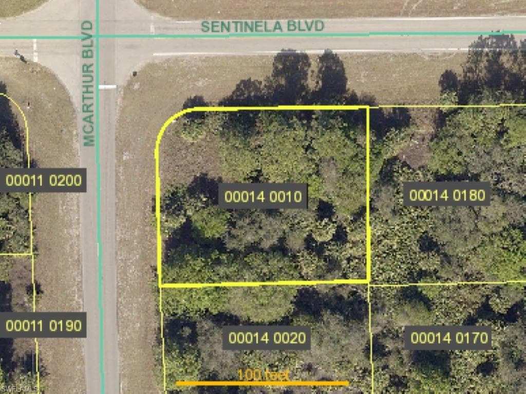 121 McArthur BLVD LEHIGH ACRES, FL 33974
