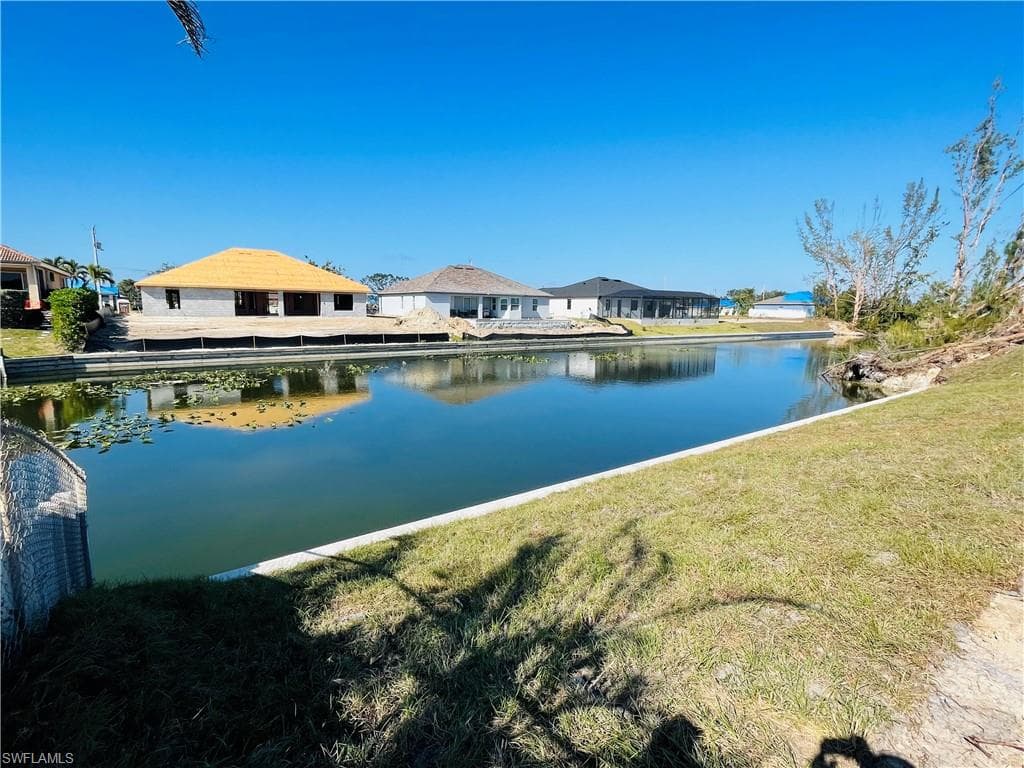 2542 SW 4th PL CAPE CORAL, FL 33914