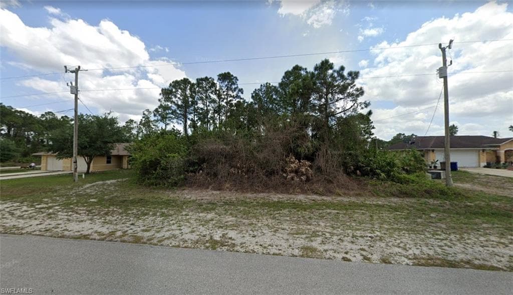 1084/1086 Jaguar BLVD LEHIGH ACRES, FL 33974