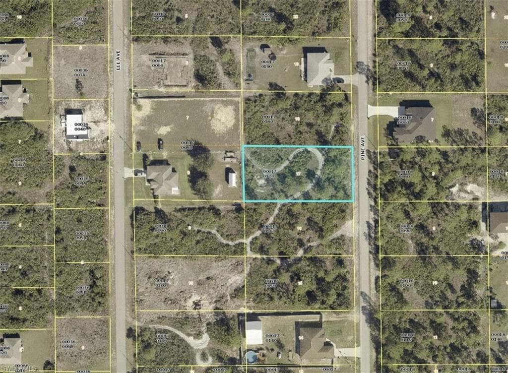 1009 Pine AVE LEHIGH ACRES, FL 33972