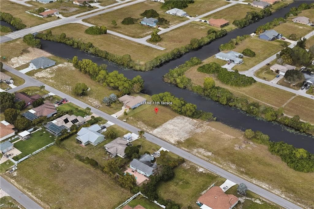 831 NE 11th TER CAPE CORAL, FL 33909
