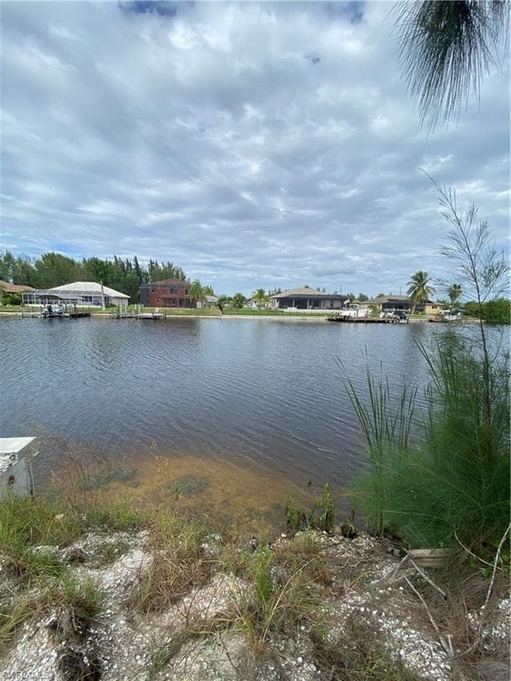 1534 NW 40th PL CAPE CORAL, FL 33993