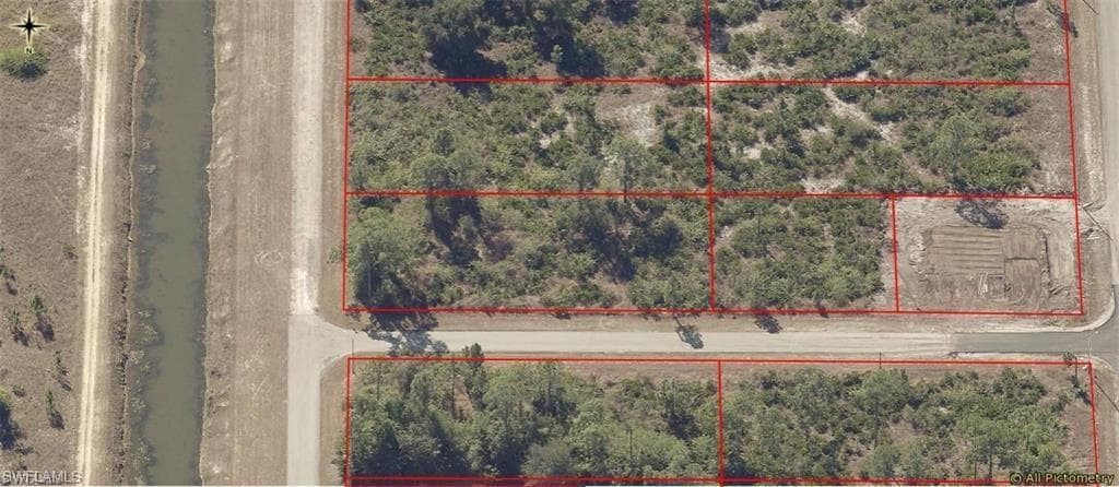 423 Hines AVE LEHIGH ACRES, FL 33972