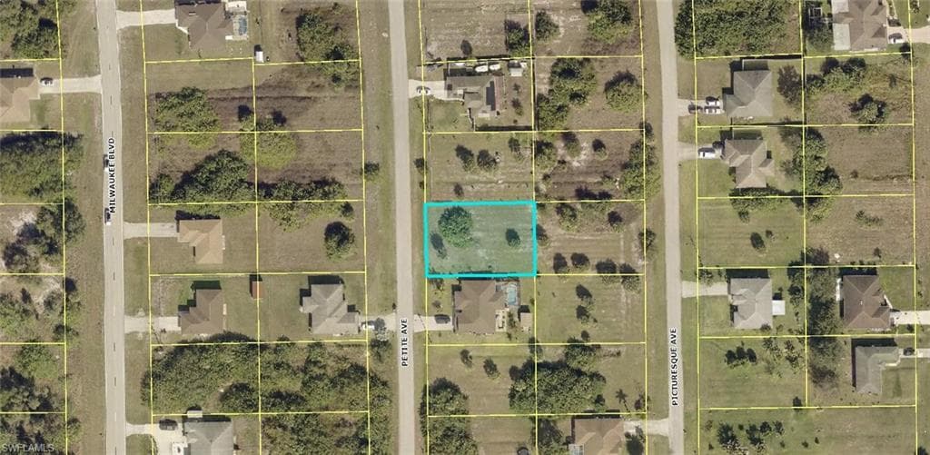 457 Petite AVE LEHIGH ACRES, FL 33974
