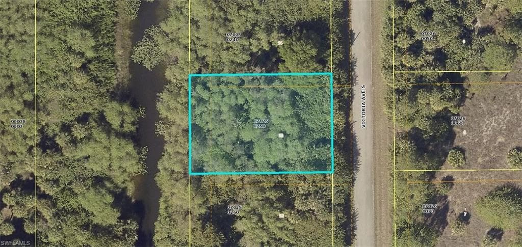 190 Victoria AVE S LEHIGH ACRES, FL 33974