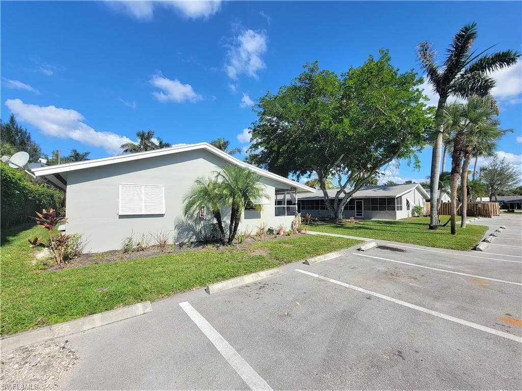 2059-2083 Monroe AVE NAPLES, FL 34112