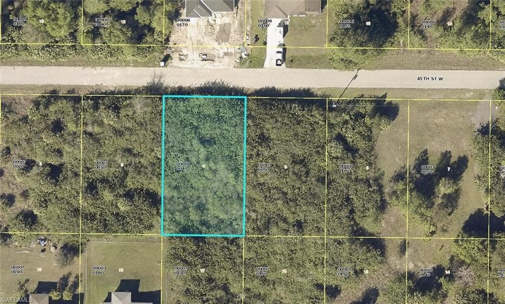 3313 45th ST W LEHIGH ACRES, FL 33947