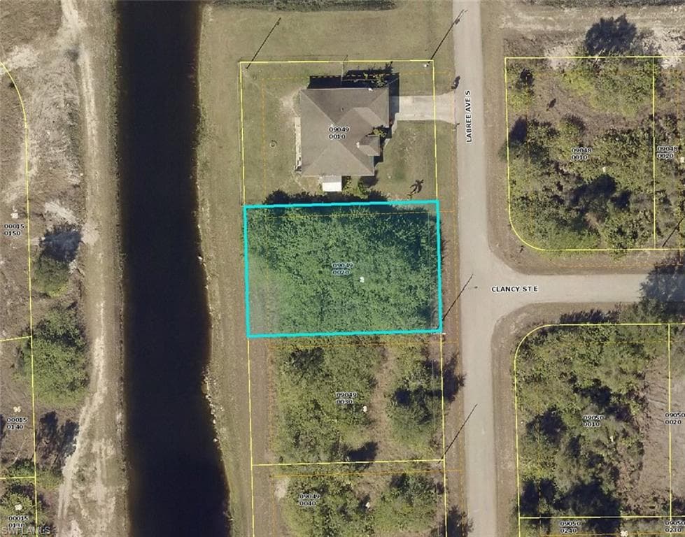 420 Labree AVE S LEHIGH ACRES, FL 33974