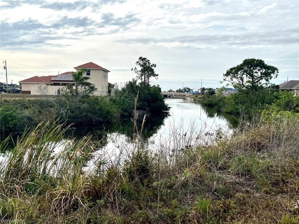 1216 NE 18th AVE CAPE CORAL, FL 33909
