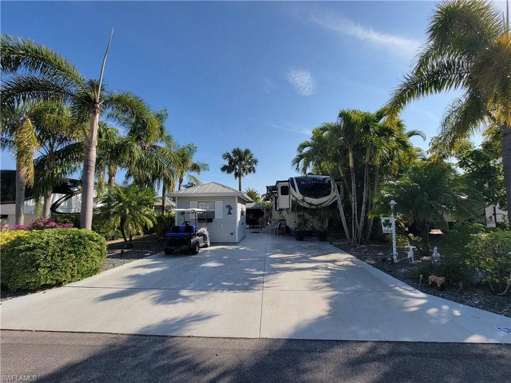 5791 Burrwood CT FORT MYERS, FL 33905